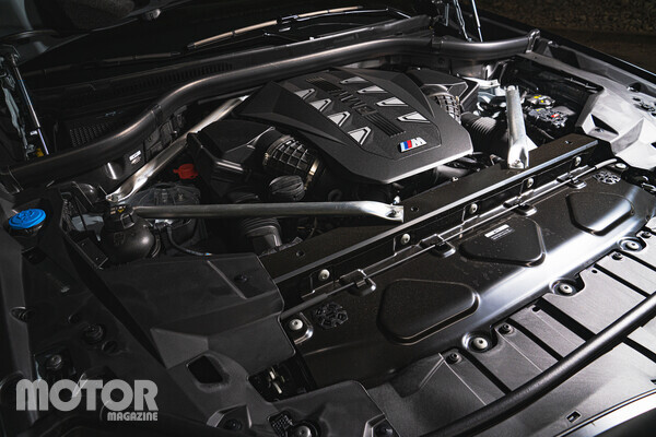 [시승기] SUV를 더 스타일리쉬하게, BMW X6 M60i